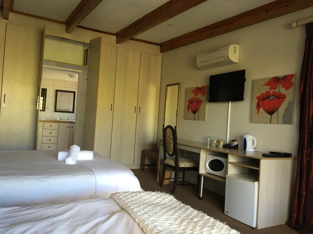 Smart Villa Guest House East London Esterno foto
