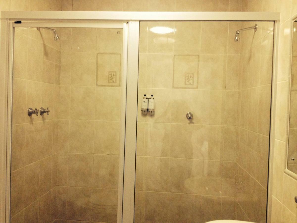 Smart Villa Guest House East London Esterno foto